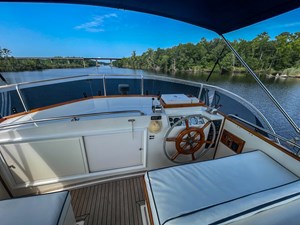TALLULAH 60 Flybridge Helm