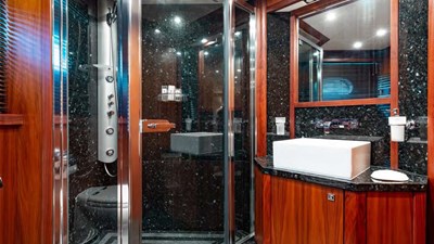 AQUARIUM 25 2009 Sunseeker 37 Metre Yacht