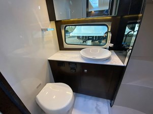 Cruisers Yachts 39 Express Coupe 33 34