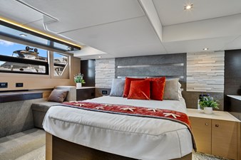 Catch Me 40 41_001RF