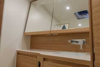 2026 X-Yachts X4⁹ 16 Aft head