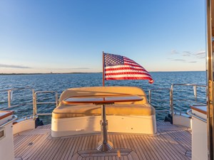 REMEDY 9 Aft Deck Settee and Table