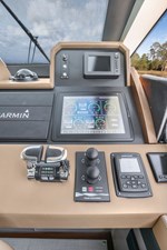 SEA HACK 43 Helm, Azimut systems monitor display
