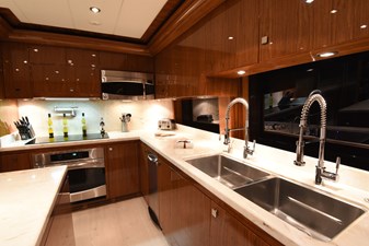 Mesmerize 21 2013 Hargrave 125 Raised Pilothouse