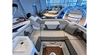 BAYLINER VR6 CUDDY 23 