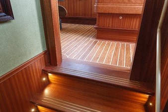 121 ft Explorer 37 39 
