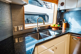 LONE STAR 56 Galley to Port