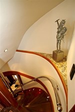 Impetus 37 Skylounge stairway