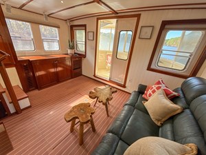 LITTLE LADY 13 Saloon