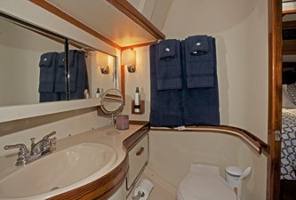 Entertainer 13 60-1985-Gulfstar-MKII-13