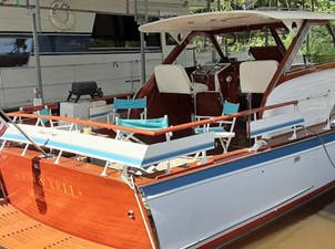 1962 Chris-Craft Constellation 8 