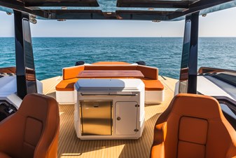 Dr. No 32 HUTTER YACHTS DR. NO POWER CATAMARAN FOR SALE 
