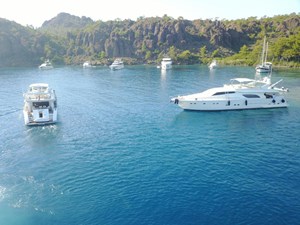 2000 Ferretti Yachts 80 14 