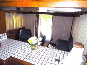 1989 Ocean Alexander 42 Sedan 28 29