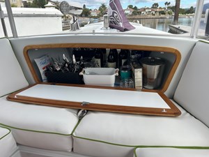 SEAHAWK 8 Stowage Wine/Locker