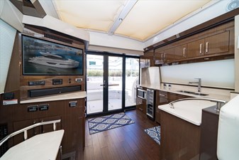 AQUASITION 11 AQUASITION Carver C52 Coupe