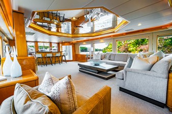 LONE STAR 4 Salon Looking Aft