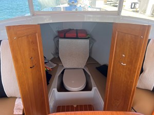 2022 Duffy 22 Cuddy Cabin 7 Forward Head