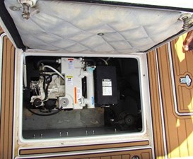 2000 Intrepid 366 Cuddy 23 24