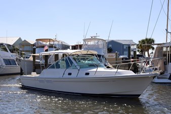 LUNA 1 LUNA, 2013 Hunt Yachts Harrier 36: Starboard Bow