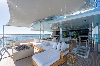MISSING LINK 42 Skylounge Aft Deck