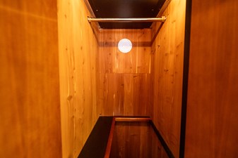 WONDERFUL WORLD 68 VIP stateroom storage