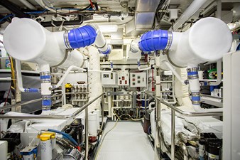 SOVEREIGN 44 Engine Room