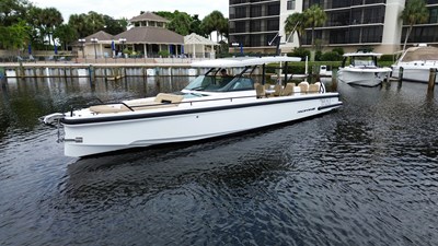 T/T GRACE 36 Port quarter