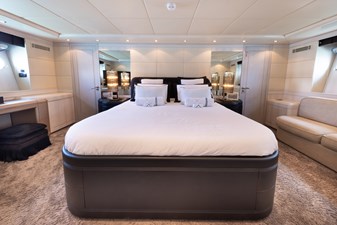 LAUREN V 7 LAUREN V-MASTER CABIN