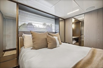 - 57 58_2021 85ft Ferretti Yachts 850
