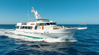 SERENITY 43 Starboard Bow Profile