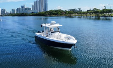 2018 Everglades 335 Center Console 2 