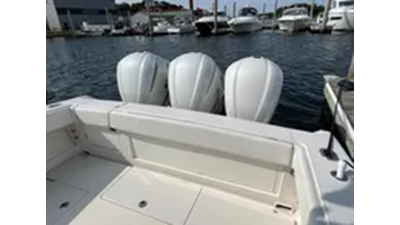 2020 Jupiter 34 Center Console 11 