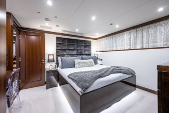 MISSING LINK 32 Aft Starboard VIP Stateroom