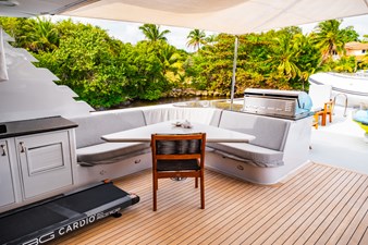 LONE STAR 77 Bridge Deck Aft
