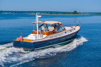 TARA JEANNE 3 TARA JEANNE, 2000 Morris Wolf Class 44: Stbd Qtr Underway