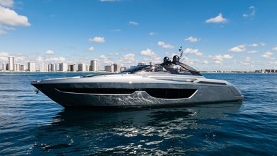 2021 Riva 76' Bahamas 4 
