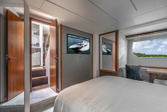 - 80 81_2019 57ft Sunseeker Predator