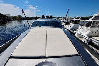 My Way 7 72 PERSHING 2009 BOW SUNBED