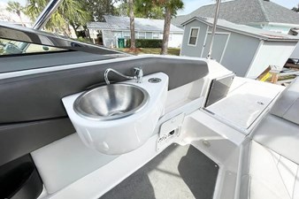 2008 Regal 2250 Cuddy 15 