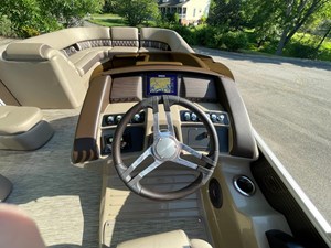 26' Bennington 26 LX 8 