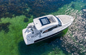SPIRIT 31 HT INBOARD 4 