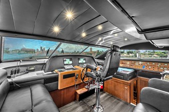Ferretti Yachts Custom Line 94 37 