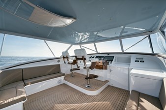 CORAL C 12 Helm-Bridge Deck Seating