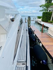 ESSENCE 26 27_2010 60ft Sunseeker Predator ESSENCE