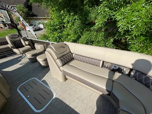 26' Bennington 26 LX 11 