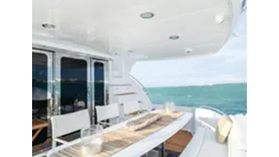 2007 Hatteras 64 Motor Yacht  38 