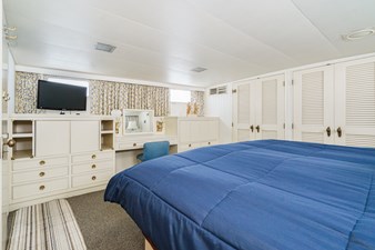 1984 Burger Raised Pilothouse 37 Aft Master Stateroom Vanity/ Large Closets/ Drawers