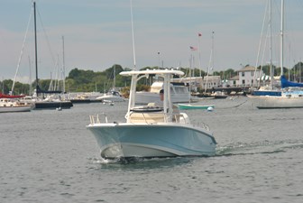 Boston Whaler 250 5 Bow
