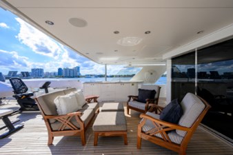 SARABETH 43 Skylounge Aft Deck